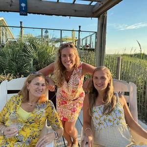 Meet your Posher, Connie